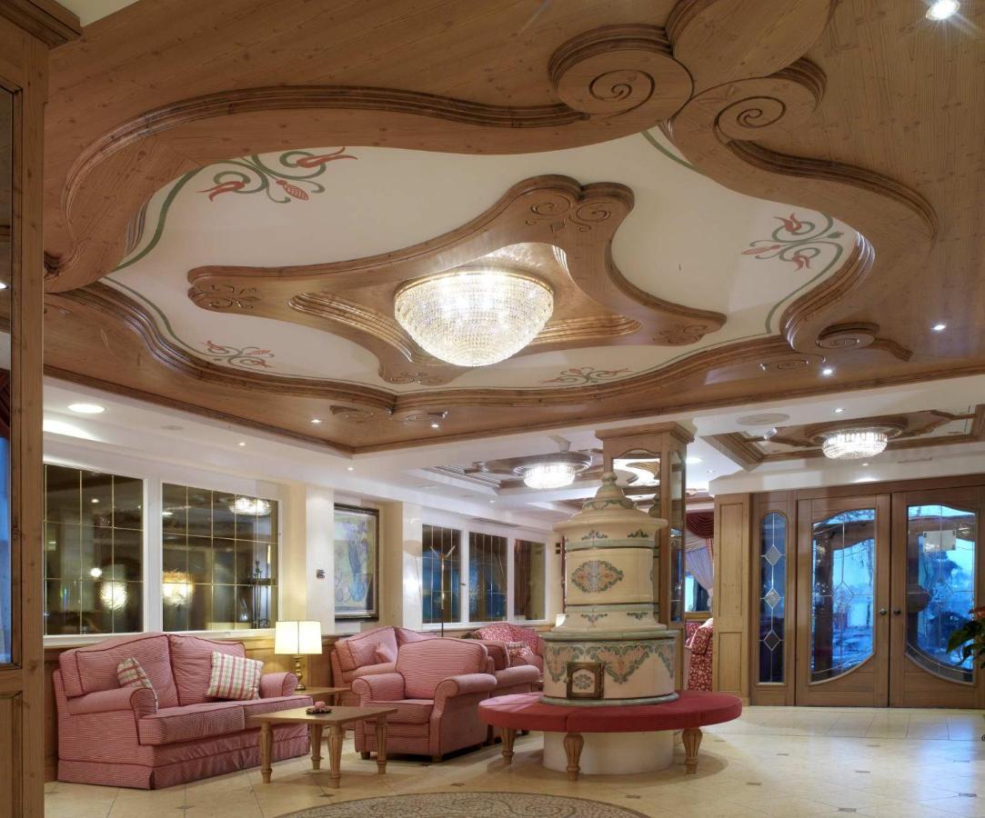 Hotel Corona Пинцоло Екстериор снимка