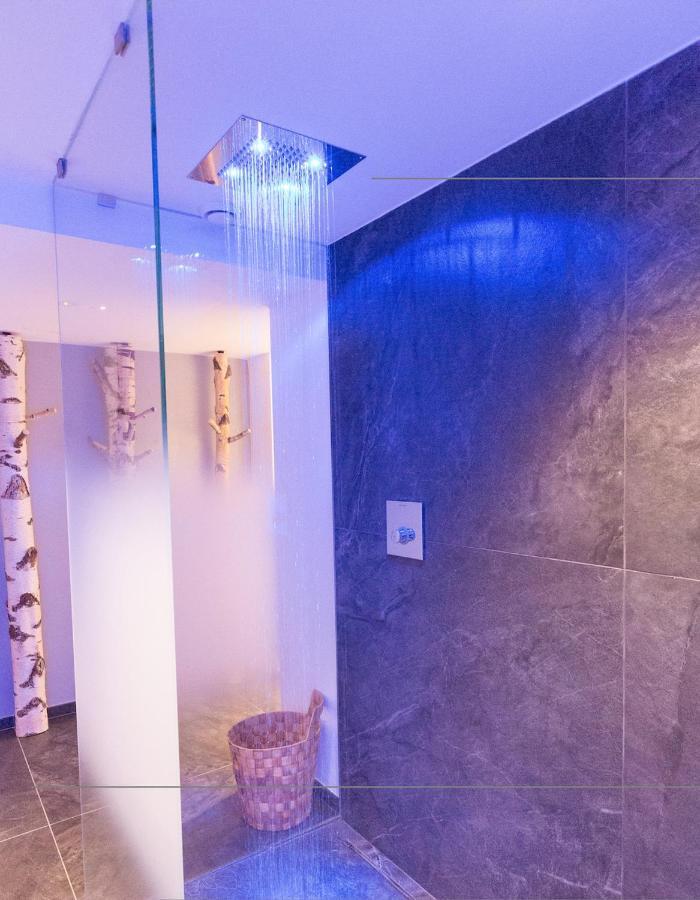 Hotel Corona Пинцоло Екстериор снимка