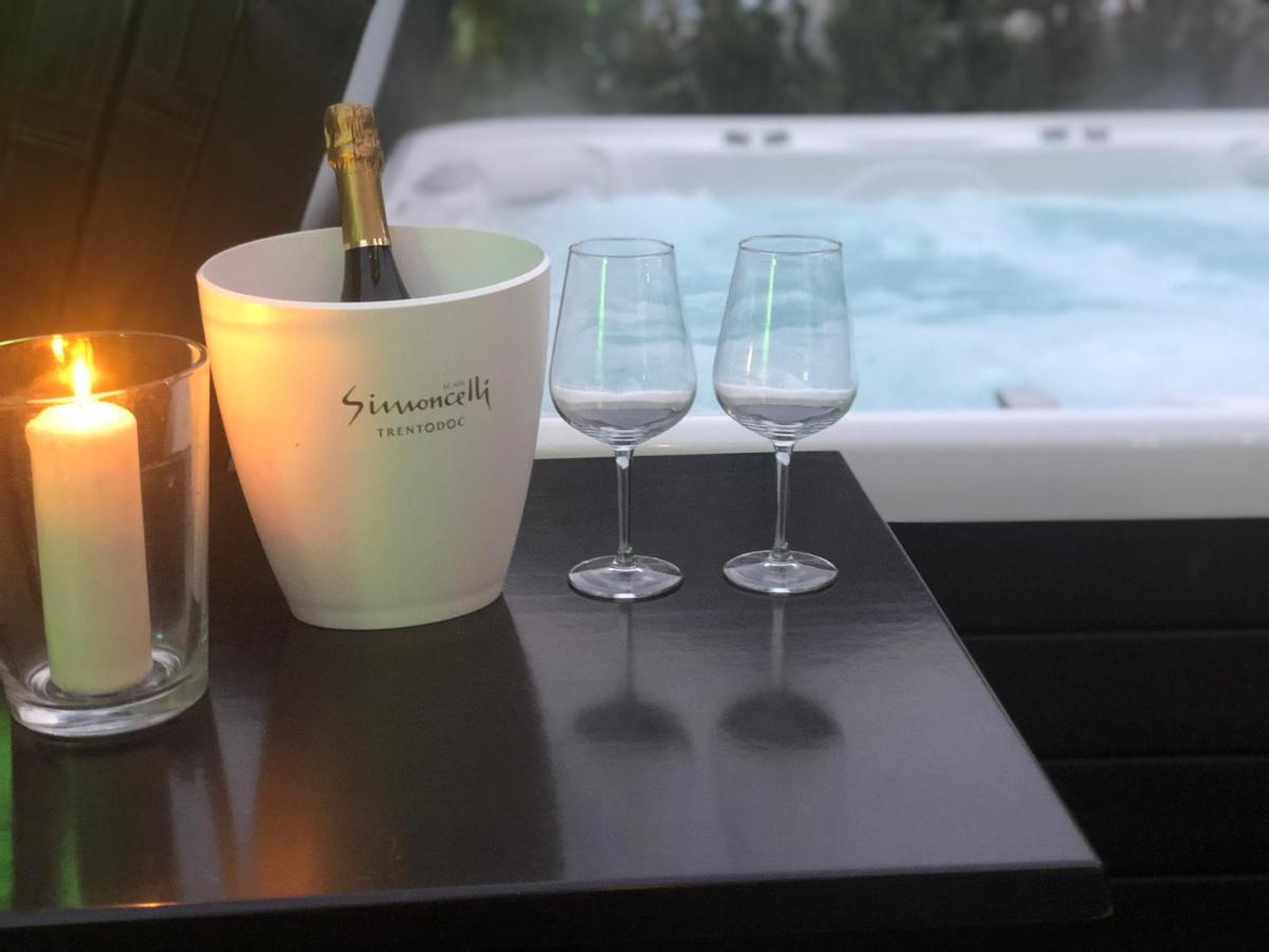Hotel Corona Пинцоло Екстериор снимка