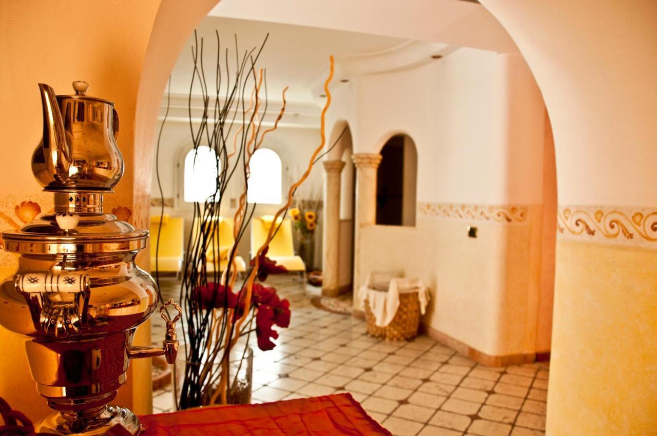 Hotel Corona Пинцоло Екстериор снимка