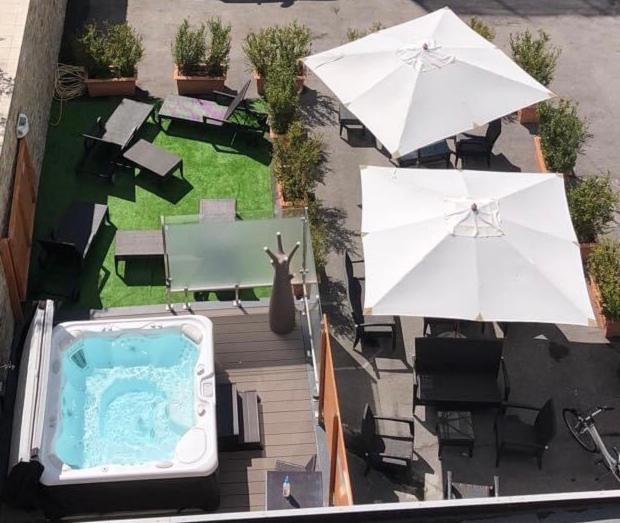 Hotel Corona Пинцоло Екстериор снимка