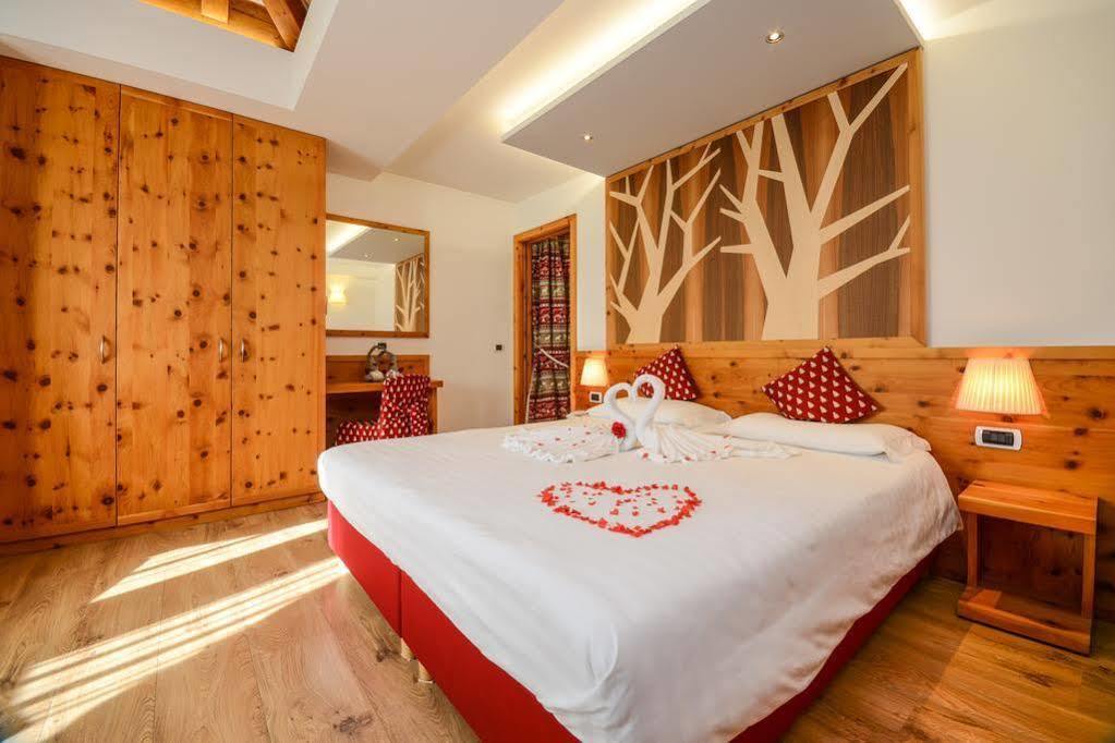 Hotel Corona Пинцоло Екстериор снимка